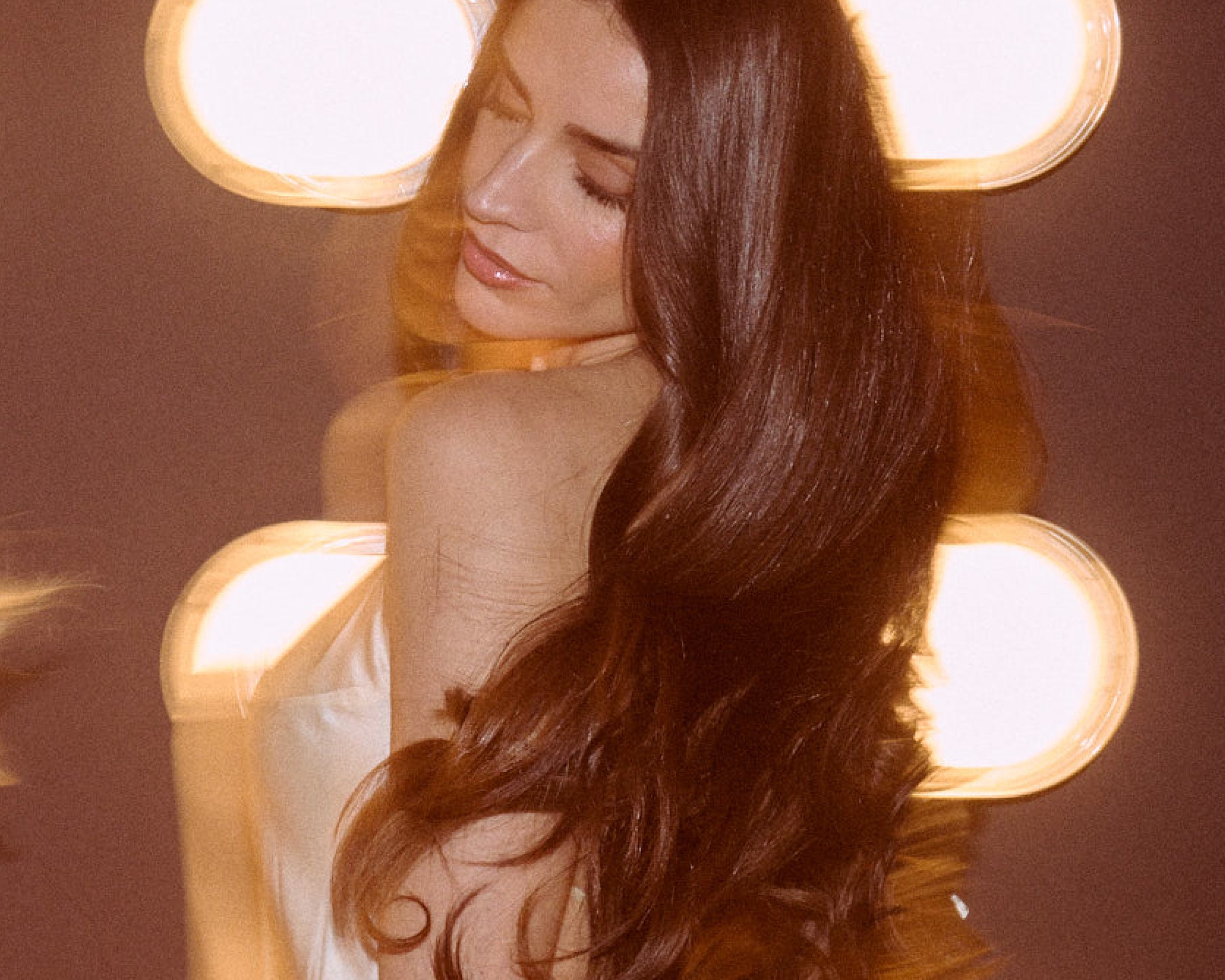 How To Get Gorgeous Hair From Your Engagement Photos To The Big Day