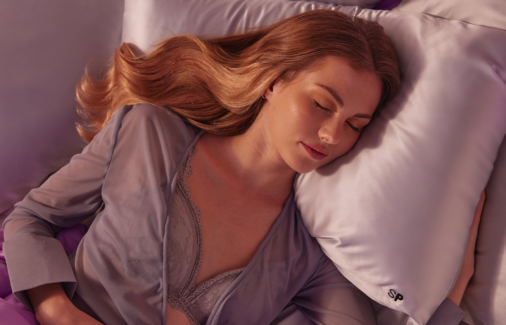 8 Silk Pillowcase Benefits for Hair Sitting Pretty