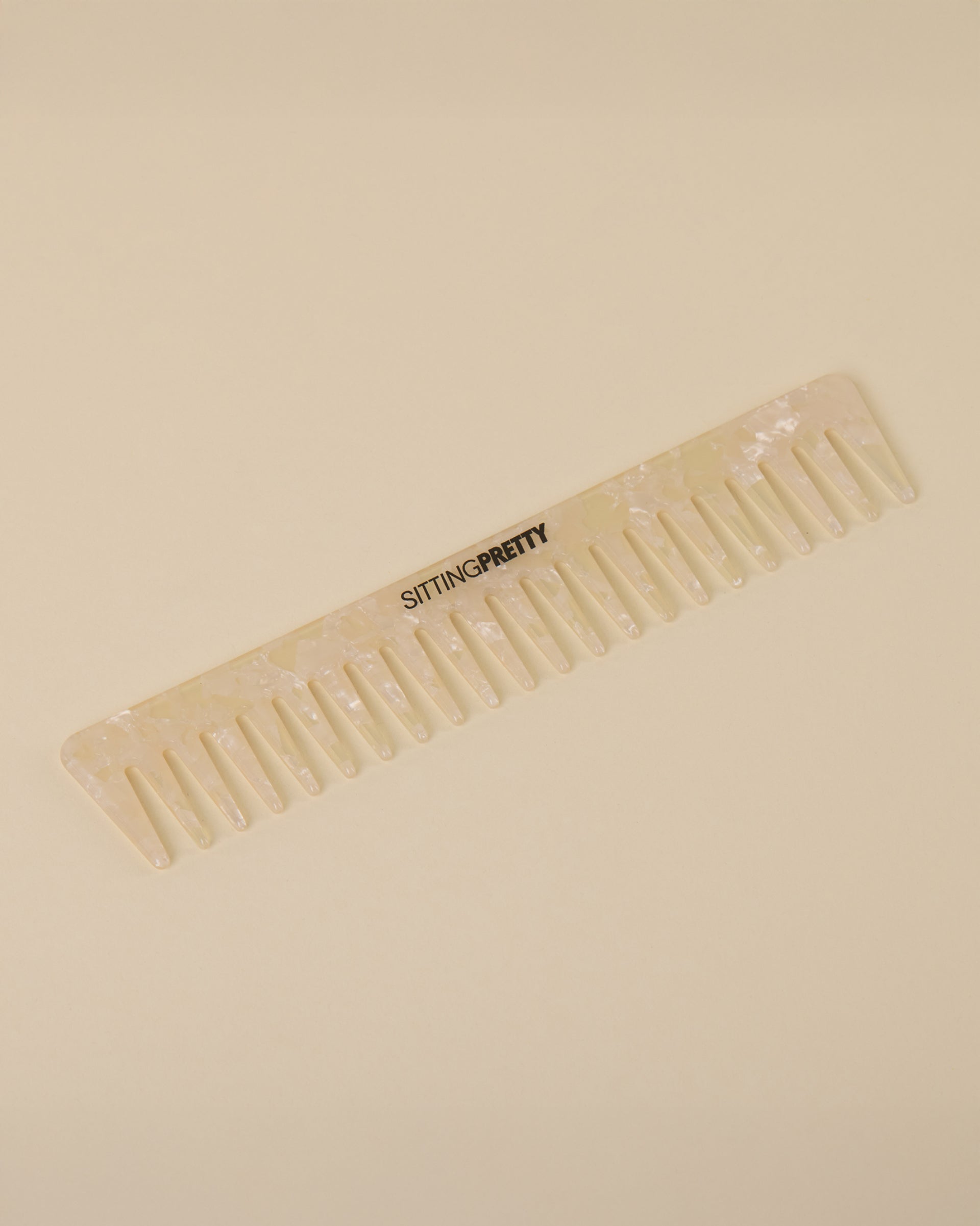 Texture Enhancing Comb