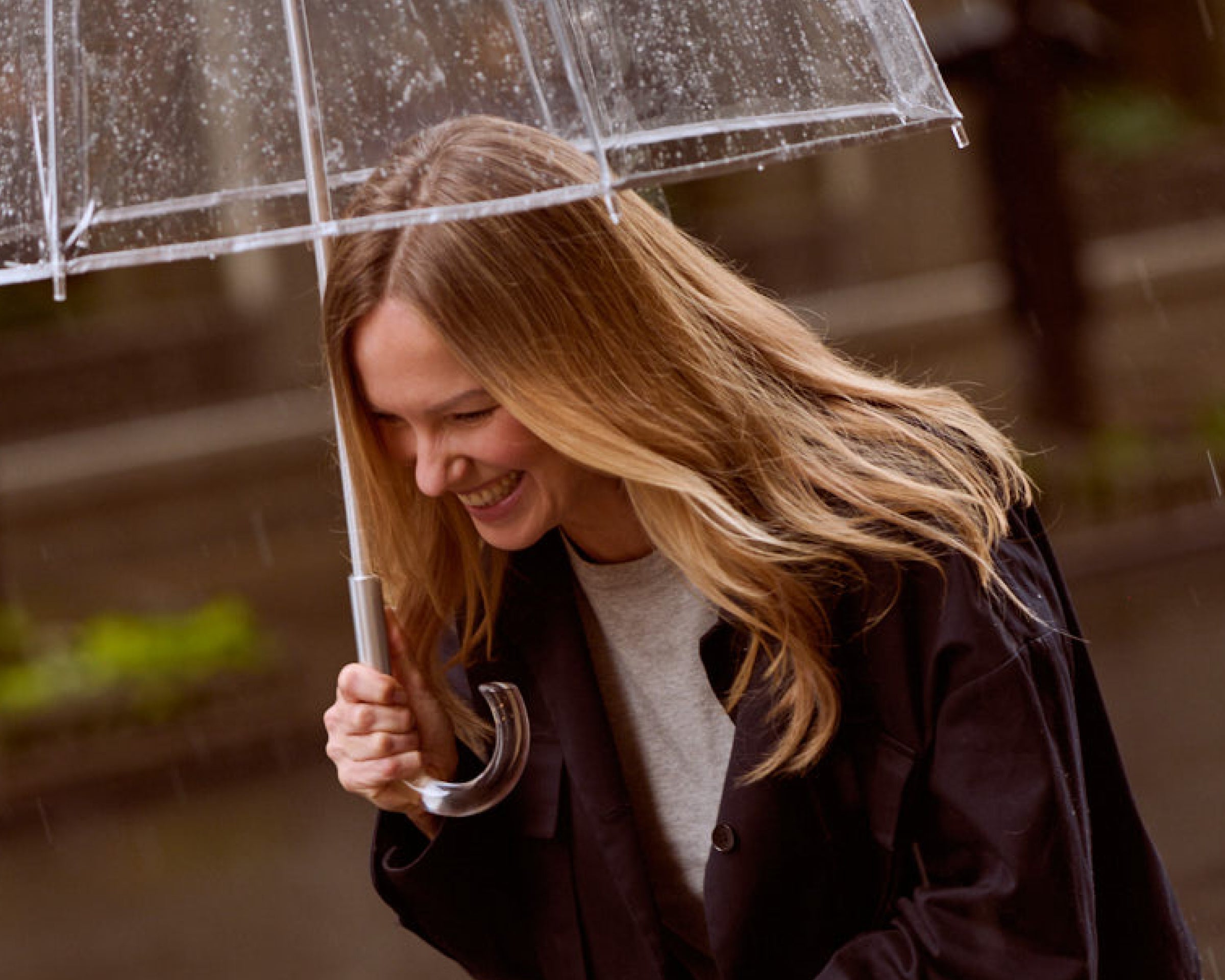 How The Seasons Affect Your Hair (And Halo!)