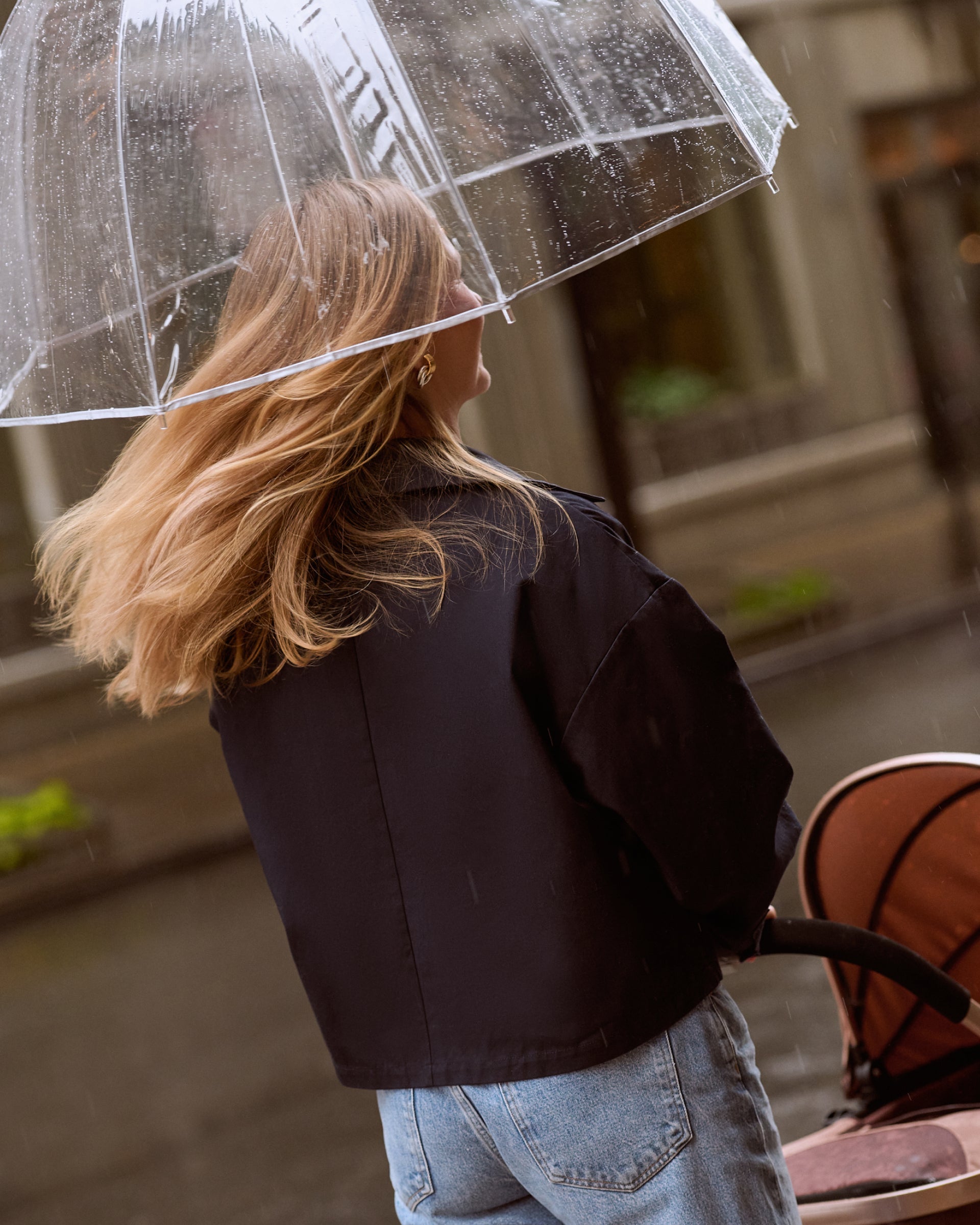 How To Go From Blonde To Bronde Without Wrecking Your Hair